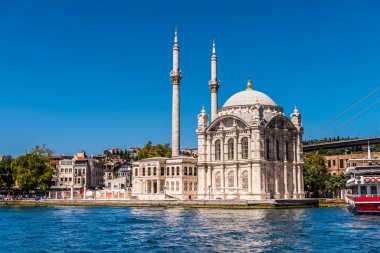 Ortakoy Camii Türkçesi: İstanbul 'un Beşiktaş kentindeki Sultan Abdülmecid Büyük İmparatorluk Camii, İstanbul, Türkiye' nin en popüler yerlerinden biri..