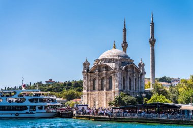 Ortakoy Camii Türkçesi: İstanbul 'un Beşiktaş kentindeki Sultan Abdülmecid Büyük İmparatorluk Camii, İstanbul, Türkiye' nin en popüler yerlerinden biri..