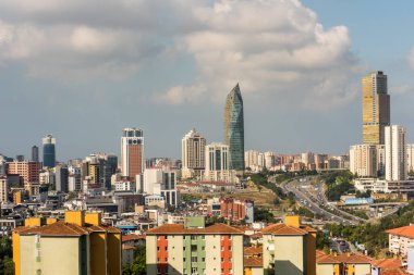 İstanbul 'un Atasehir' deki Asya tarafında yer alan modern ufuk çizgileri, İstanbul, Türkiye 'nin Asya yakasında yer almaktadır..