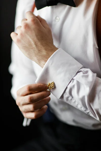 Damat hazırlanıyor.