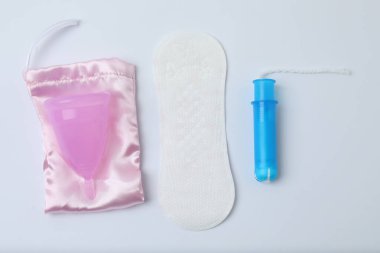 Pembe regl kupası ve tampon.