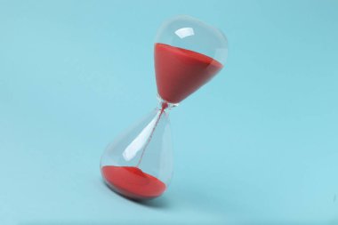 Mavi arkaplanda kum saati