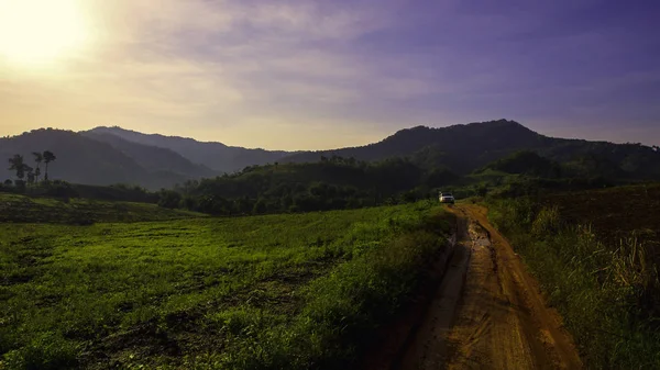 Carretera Barro Para Los Vehículos Agrícolas Agua Corriente Está Atrapado — Foto de Stock