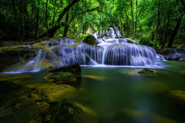 Pha Tat Waterfall Одним Природних Атракціонів Канчанабурі Деревами Водою Через — стокове фото