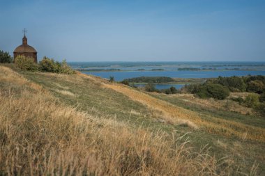 Güzel yer, Vitya, Kiev ile Dnipro büyüleyici manzarasına yakınındaki döküntüler