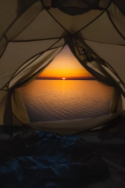 Tenda Tem Saco Dormir Junto Mar — Fotografia de Stock