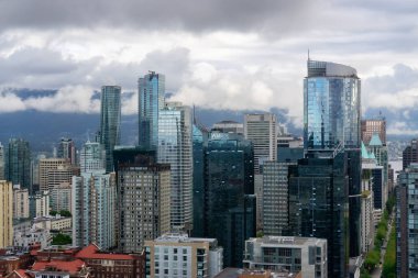 Vancouver, British Columbia, Kanada - 9 Mayıs 2018: Şehir şehir ticari binaların havadan görünümü.