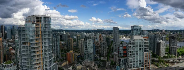 Panorama Flygfoto Över Vacker Modern Stadsbild Molnig Dag Tagit Downtown — Stockfoto