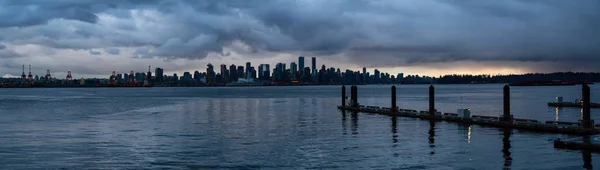 Panoramautsikt Över Downtown City Skyline Slående Och Dramatisk Solnedgång Tagit — Stockfoto