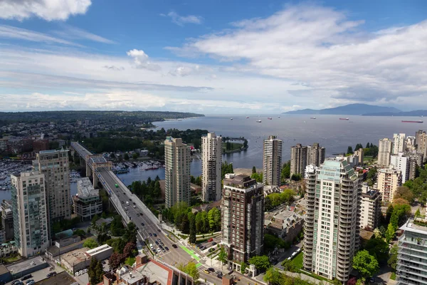 Vista Aérea Hermoso Paisaje Urbano Moderno Durante Día Nublado Tomado — Foto de Stock