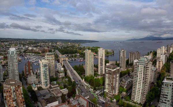 Воздушный Панорамный Вид Красивый Современный Городской Пейзаж Пасмурный День Снимок — стоковое фото