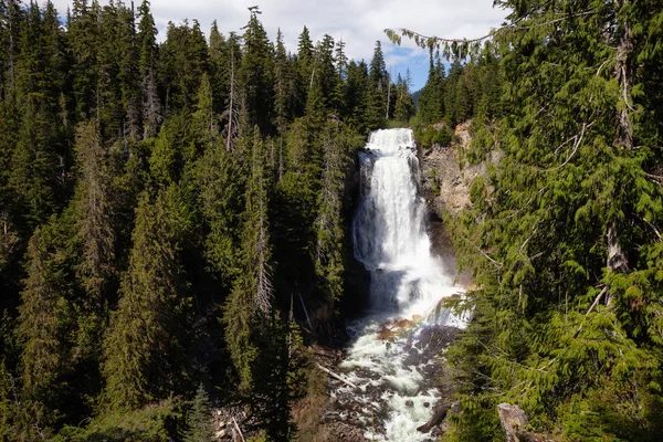 Prachtige Waterval Alexander Valt Natuur Gelegen Tussen Squamish Whistler Ten — Stockfoto