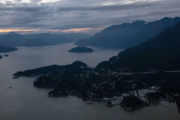 Luchtfoto Van Horseshoe Bay Tijdens Een Levendige Zonsondergang Genomen Vancouver — Stockfoto