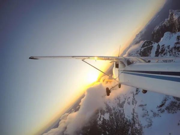 Aereo Che Sorvola Bellissimo Paesaggio Canadese Durante Tramonto Vivace Colorato — Foto Stock