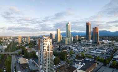 Konut binaları ve şantiyeler Brentwood Mall etrafında hava panoramik manzaralı. Burnaby, büyük Vancouver, Bc, Kanada alınan.