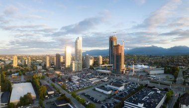 Konut binaları ve şantiyeler Brentwood Mall etrafında hava panoramik manzaralı. Burnaby, büyük Vancouver, Bc, Kanada alınan.