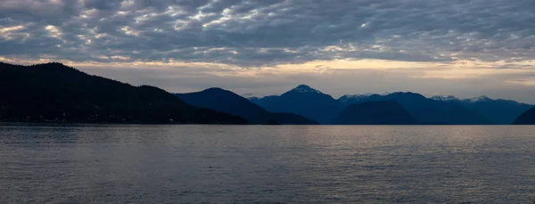 Vista Howe Sound Durante Una Puesta Sol Nublada Tomado West —  Fotos de Stock