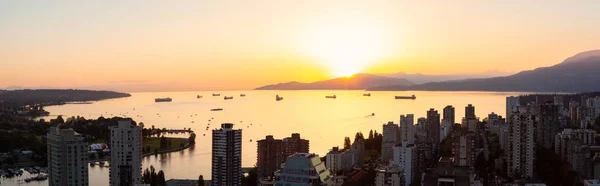 Bela Vista Panorâmica Aérea Cidade Durante Pôr Sol Ensolarado Vibrante — Fotografia de Stock