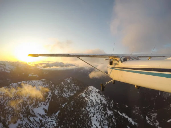 Avion Survolant Magnifique Paysage Canadien Lors Coucher Soleil Vibrant Coloré — Photo