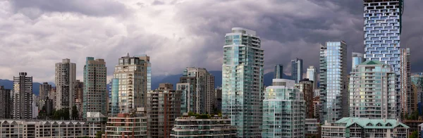 Panoramatický Výhled Centra Města Budov Během Živé Večer Přijata Vancouver — Stock fotografie