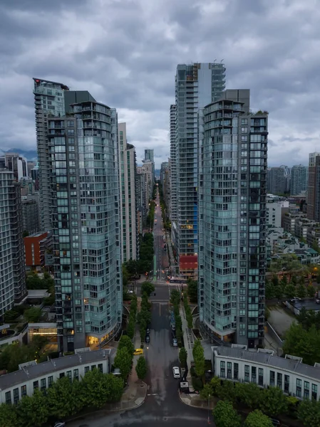 Flygfoto Över Höga Byggnader Downtown City Grumlig Soluppgång Tagit Vancouver — Stockfoto