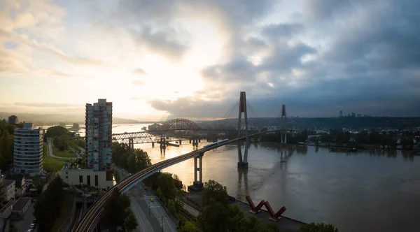 Panoramautsikt Fraser River Bridges Levende Soloppgang Tatt New Westminster Stor – stockfoto