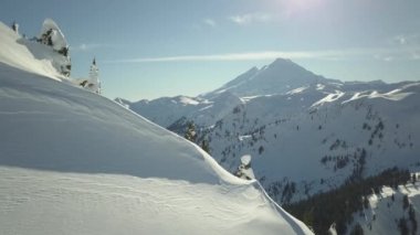 Güzel ve dramatik günbatımı üzerinde sağlam bir Kanada manzara. Squamish Kuzey Vancouver, British Columbia, Kanada alınan.