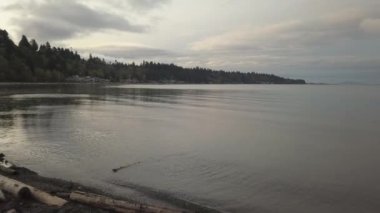 Joffre Gölü, British Columbia, Kanada Buzulu suda bir yansımasıdır güzel manzara.