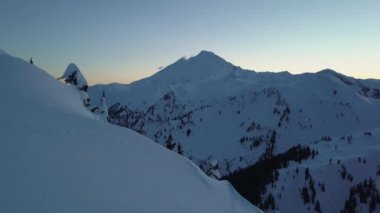 Güzel ve dramatik günbatımı üzerinde sağlam bir Kanada manzara. Squamish Kuzey Vancouver, British Columbia, Kanada alınan.