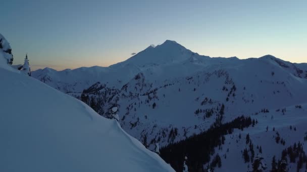 Hermosa Dramática Puesta Sol Sobre Escarpado Paisaje Canadiense Tomado Cerca — Vídeo de stock