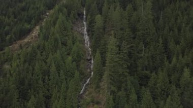 Bir bulutlu gün boyunca hava görünümünü Jones Gölü. Umut ve Chilliwack, East of Vancouver, Bc, Kanada yakınlarında alınan.