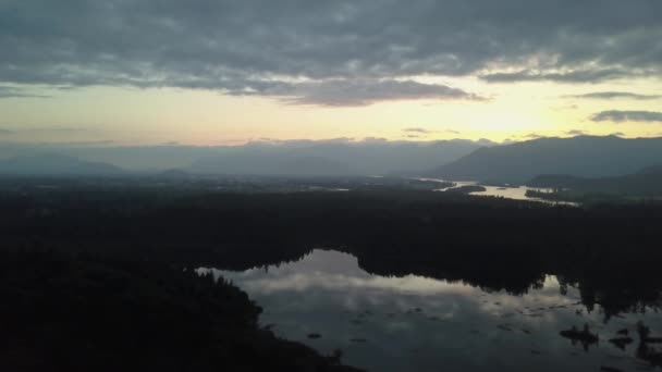 Havadan Görünümü Güzel Kanada Peyzaj Çarpıcı Bir Gün Batımı Sırasında — Stok video