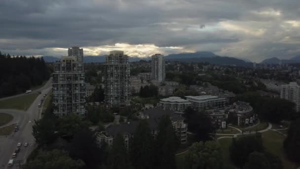 Letecký Pohled Obytných Budov Během Večera Přeháňky Přijata Metrotown Burnaby — Stock video