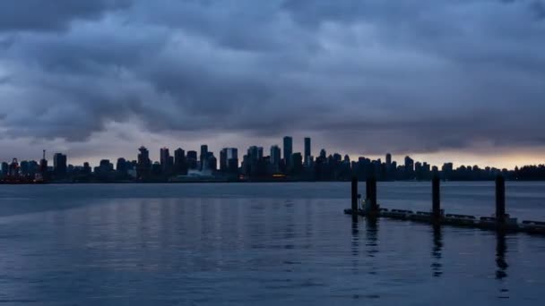 Downtown City Time Lapse Durante Pôr Sol Nublado Dramático Tomado — Vídeo de Stock