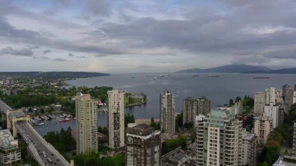 Ilmakuva Downtown City Kaupalliset Asuinrakennukset Aikana Aurinkoinen Auringonlasku Otettu Vancouverissa — kuvapankkivideo