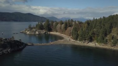 Canlı bir güneşli gün boyunca güzel bir Kanada manzara havadan görünümüdür. Whytecliff Park, Batı Vancouver, British Columbia, Kanada alınan.