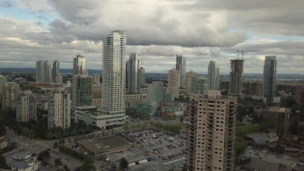 Luchtfoto Van Residentiële Gebouwen Tijdens Een Bewolkt Avond Genomen Metrotown — Stockvideo
