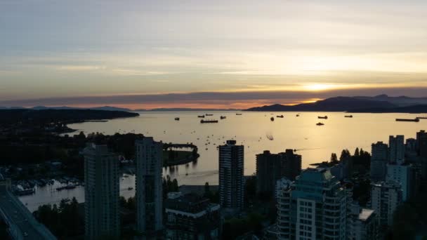 Vue Aérienne Centre Ville Bâtiments Commerciaux Résidentiels Pendant Coucher Soleil — Video