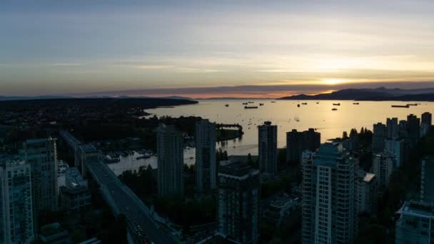 Vue Aérienne Centre Ville Bâtiments Commerciaux Résidentiels Pendant Coucher Soleil — Video