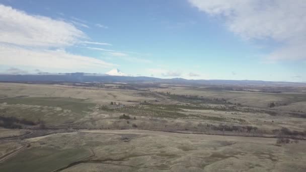 Letecký Pohled Vyhlídkovou Trasu Údolí Mezi Horami Během Zamračený Den — Stock video