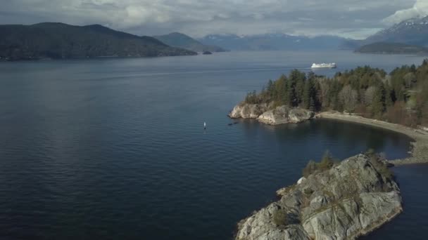 Vista Aérea Hermoso Paisaje Canadiense Durante Vibrante Día Soleado Tomado — Vídeo de stock