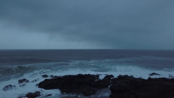 Widok Piękne Wybrzeże Wybrzeżu Pacyfiku Podczas Sunrise Ciemne Zimy Zrobione — Wideo stockowe