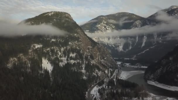 Aerial Liggande Lion Bergen Vancouver North Shore Nära Howe Sound — Stockvideo