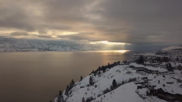 Vackra Landskap Speglar Glaciär Vatten Joffre Lake British Columbia Kanada — Stockvideo