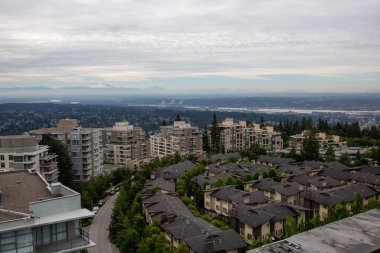Havadan görünümü konut evler ve binalar Burnaby dağın zirvesinde. Vancouver, British Columbia, Kanada alınan.