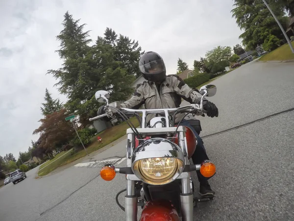 Mężczyzna Jazdy Motocyklem Ulicach Podjęte Surrey Greater Vancouver British Columbia — Zdjęcie stockowe