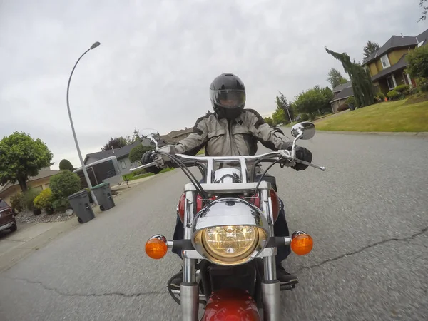 Mann Mit Motorrad Auf Der Straße Aufgenommen Surrey Bigger Vancouver — Stockfoto