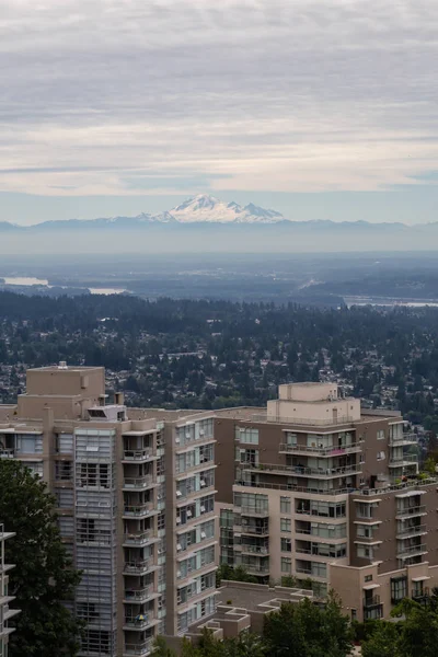 Luftaufnahme Von Wohnhäusern Und Gebäuden Auf Dem Burnaby Mountain Aufgenommen — Stockfoto