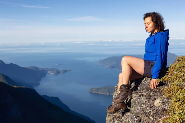 Adventurous Woman Enjoying View Mountains Sunny Summer Day Taken Mount — Stock Photo, Image