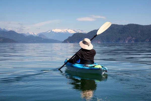 Kajakpaddling Harrison Sjön Vacker Och Levande Sommardag Ligger Öster Vancouver — Stockfoto